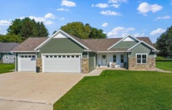 804 MOONBEAM Lane, FRANCIS CREEK, WI 54214-9165