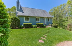 17 Claus Way, Marstons Mills, MA 02648