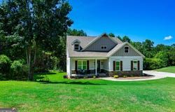 102 Landings, Lagrange, GA 30240