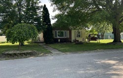 101 E Indiana Avenue, Morocco, IN 47963