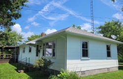 8810 E Cranberry Road, Bonnie, IL 62816