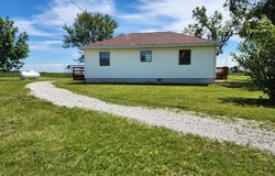208 NW 10th Road, Lamar, MO 64759
