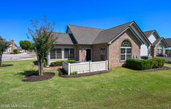 8847 Parkview Oaks Circle, Olive Branch, MS 38654