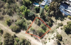 3905 N Hopevale Dr, Sherman Oaks, CA 91403