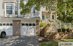 47 Lambiance Court, Highland Park, NJ 08904