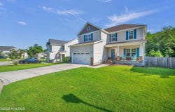 212 Peggys Trace, Sneads Ferry, NC 28460
