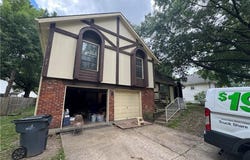 1421 E Stagecoach Drive, Olathe, KS 66062