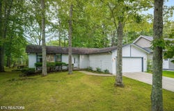 145 Anglewood Drive, Crossville, TN 38558