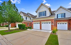25 Harborside Way, Hawthorn Woods, IL 60047