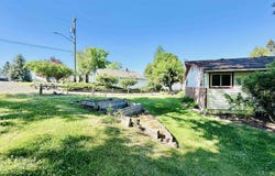 147 N LINDSEY St, Tekoa, WA 99033
