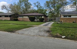 3102 Wilshire Avenue, Markham, IL 60428