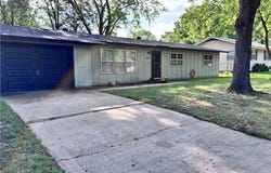 468 N Garfield Avenue, Bonner Springs, KS 66012