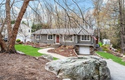 41 Wenonah Ave, Oakland Boro, NJ 07436-3009