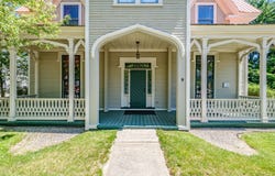 9 N High Street, Bridgton, ME 04009