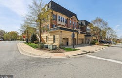 615 RIVER MIST Drive, OXON HILL, MD 20745