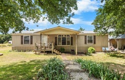 439 Slayden Drive, Sunset, TX 76270