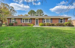 1913 McVitty Rd, Salem, VA 24153