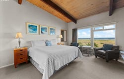 2316 BEACH Dr, Seaside, OR 97138