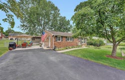 3063 Pebble Dr, Roanoke, VA 24014