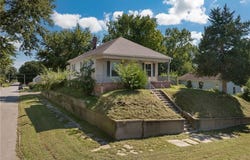 2023 Main Street, St Joseph, MO 64505