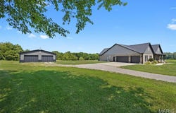 218 N Herman Street, Lebanon, IL 62254