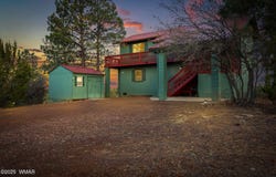 2901 Ridge Circle, Overgaard, AZ 85933