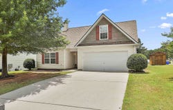 18 Hill Top, Grantville, GA 30220