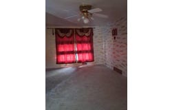 7 S Windsor, Storm Lake, IA 50588