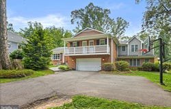 8633 JANET LANE, VIENNA, VA 22180