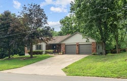 3520 Karnes Road, St Joseph, MO 64506