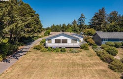 3230 GOLF LINKS RD, Bandon, OR 97411