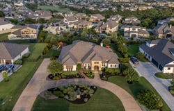 2800 Crystal Falls PKWY, Leander, TX 78641