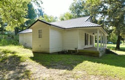 505 Draper St, Paris, TN 38242