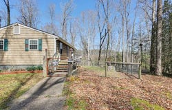 9937 Bacons Lane, Gloucester, VA 23061