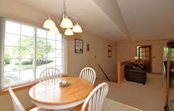 4950 W Maple Leaf Cir, Greenfield, WI 53220