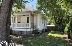 106 W Harrison Avenue, Fairfield, IA 52556