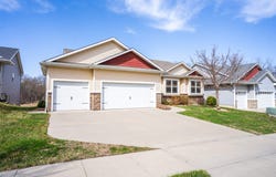2322 E 47th Street, Pleasant Hill, IA 50327