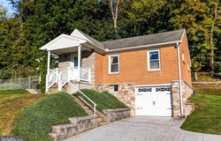 2177 FINEVIEW ROAD, YORK, PA 17406