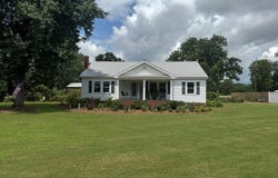 606 S Main St., Headland, AL 36345