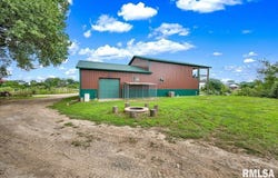 577 ENTERPRISE Drive, Canton, IL 61520