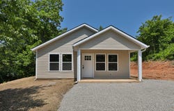 302 E College Street, Crane, MO 65633