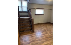 1013 W 6th St, Waterloo, IA 50702