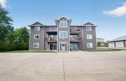 4710 Chadwick Road, Cedar Falls, IA 50613