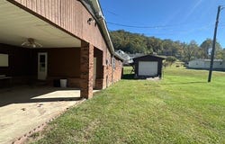147 Circle Dr, OCEANA, WV 24870
