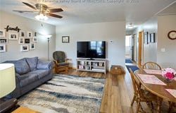 3180 Putnam Avenue, Hurricane, WV 25526