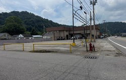 912 South Lake Drive, Prestonsburg, KY 41653