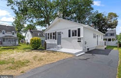 625 FULMER CIR, SWARTHMORE, PA 19081