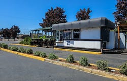 260 N 3RD ST, Harrisburg, OR 97446