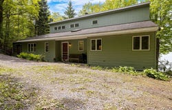 388 Dolphin Point Lane E, Niles, NY 13118