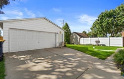 10533 W Everett Cir, West Allis, WI 53214